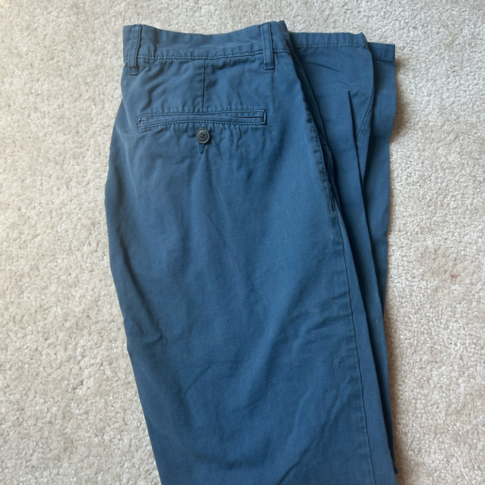 Men’s khaki pants